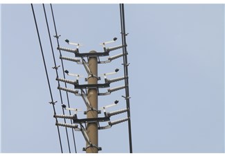 架空裸導線防雷防斷線裝置（瓷橫擔絕緣子）