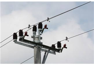 雷電定位型架空裸導線防雷防斷線裝置（針式絕緣子）